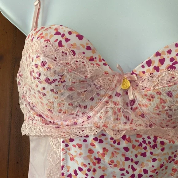 Jessica Simpson nightie 90% polyester and 10% spandex size large